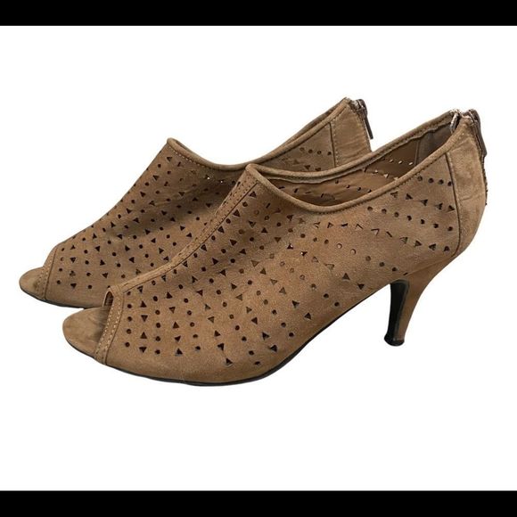 COPY - Open toe zipper heel perforated 3” heel tan suede shoes size 7 - Picture 1 of 4